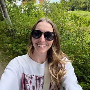 Meet your Posher, Danielle